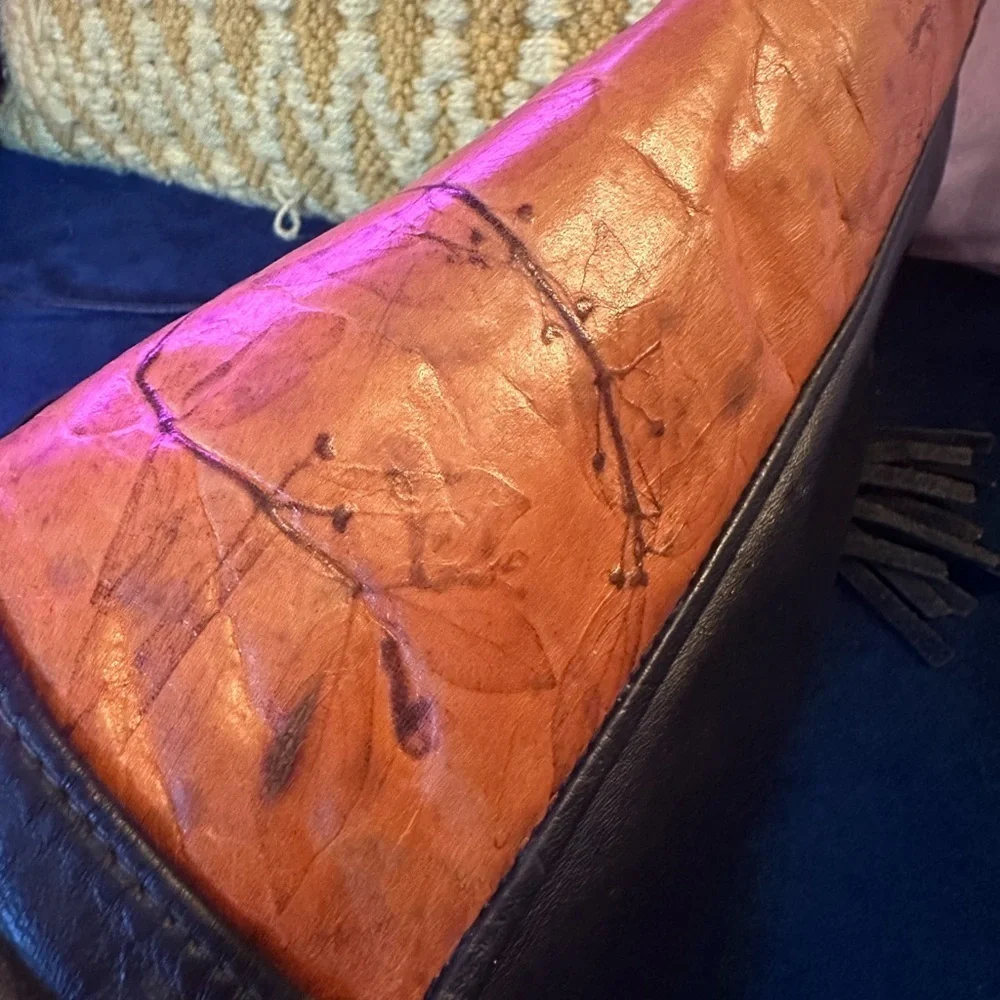 VINTAGE 80’s unique Leather DOVE purse